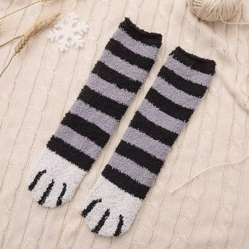 Flauschige Katzenpfoten-Socken